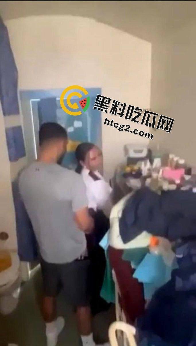 英国旺兹沃思监狱丑闻:女狱警与囚犯秘密交易,被拍下发到网上震惊英国-9