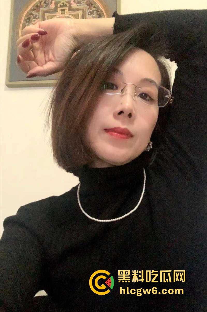 涡阳县小学女校长塌房视频流出  风韵少妇上位疑似靠教育局长床上绩效  后入摇床摇出来的校长椅稳如泰山！-12