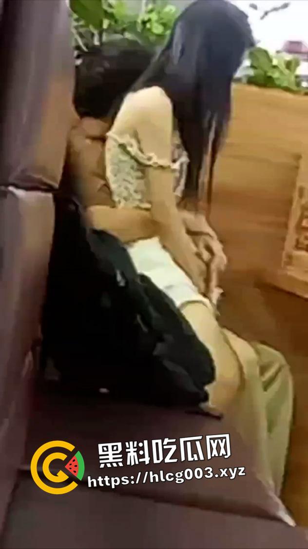 广州华商学院大瓜！情侣餐厅开搞 观音坐莲直顶花心 年轻人就这么饥渴吗 都不舍得去开房-1