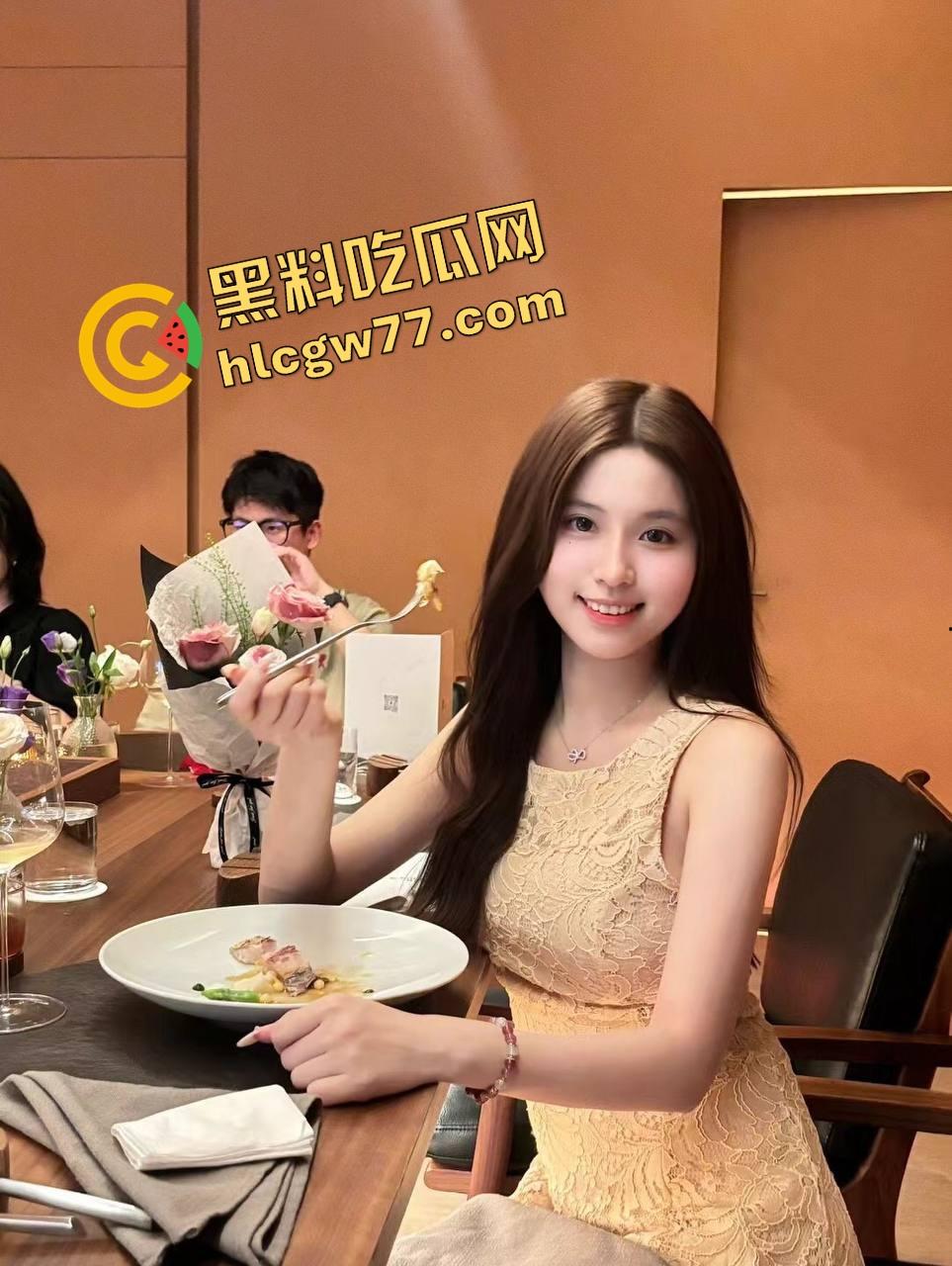 清纯外表迷惑众人 武汉大三学姐『林婉柔』白嫩尤物成包养炮架，床上夹屌夹到肉棒发麻内射喷浆！-4