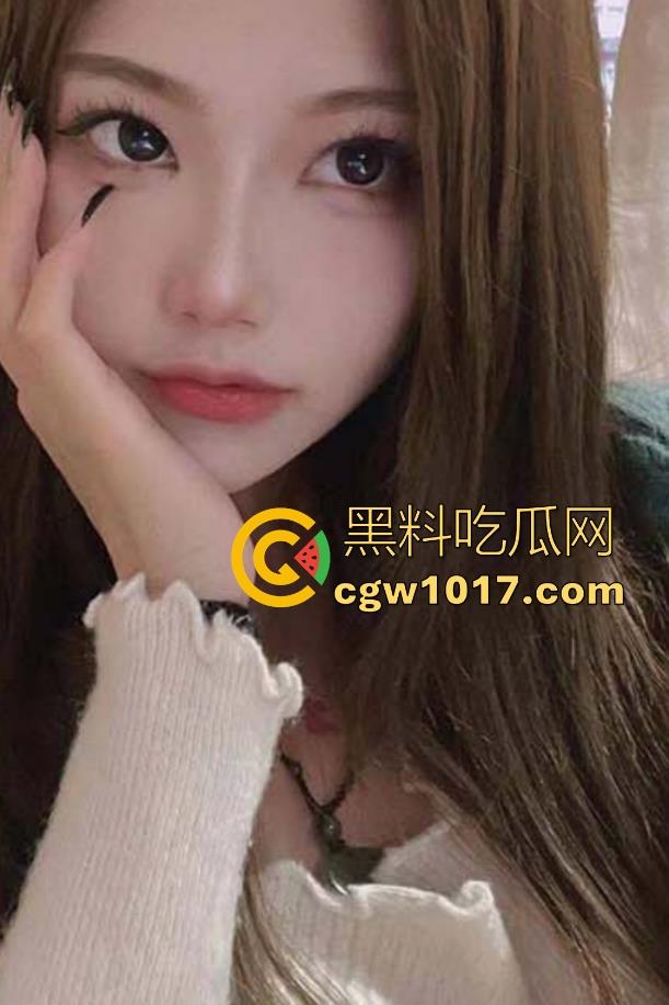 海角大神新作！无套插干女儿的嫩穴，这小穴紧的一塌糊涂，听着她的浪叫心理上爽感爆棚！-2