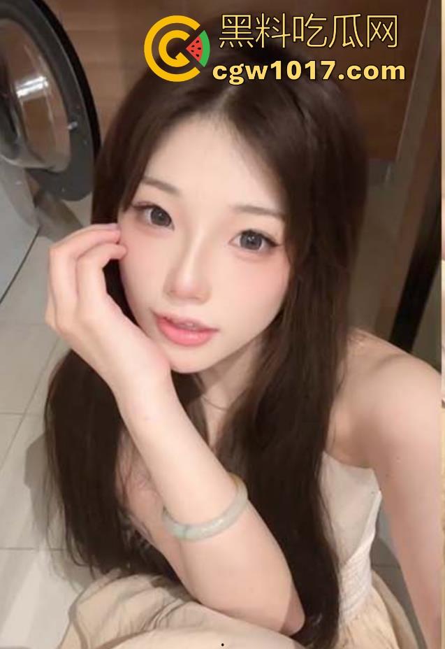 海角大神新作！无套插干女儿的嫩穴，这小穴紧的一塌糊涂，听着她的浪叫心理上爽感爆棚！-4