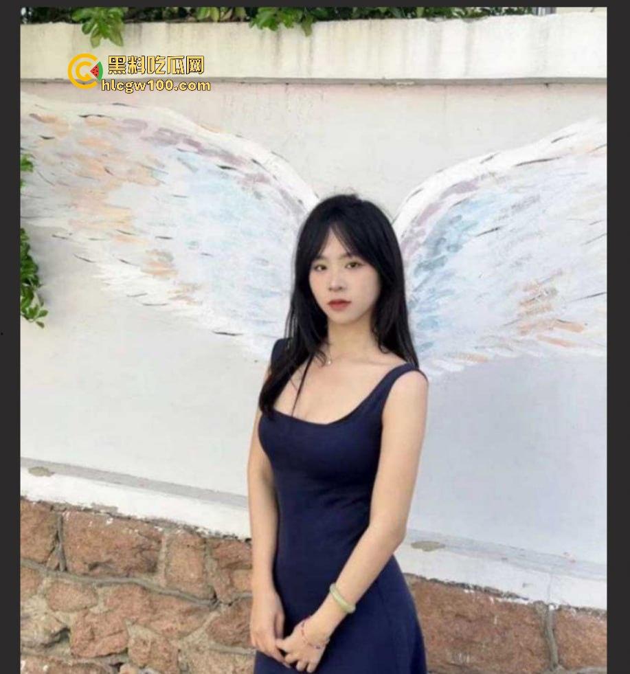 曲阜师范大学大三骚妹【李欣茹】宿舍自拍流出,清纯脸掩不住浪劲,小菊花掰开摆拍,骚得一塌糊涂!-5