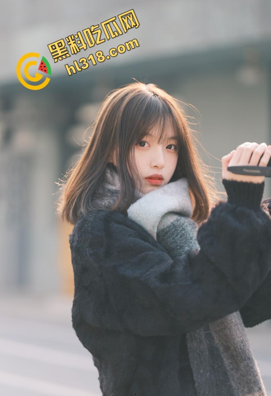 广州商学院清纯女大【宋亚轩】，女朋友出轨床上当场抓包，无能男还被小三贱笑嘲讽，当场心态崩了 !-4