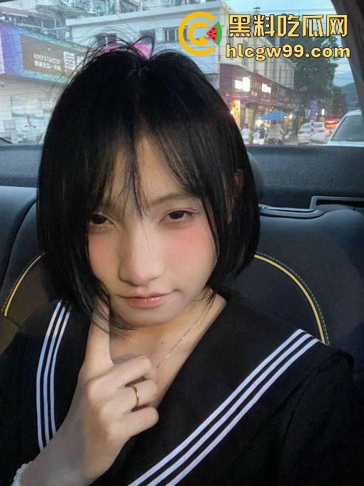 江西短发萌妹【孙怡】私密照疯传,掰穴露骚逼给男友拍,学校学霸家里宝,清纯小处女实际逼都黑了!-1