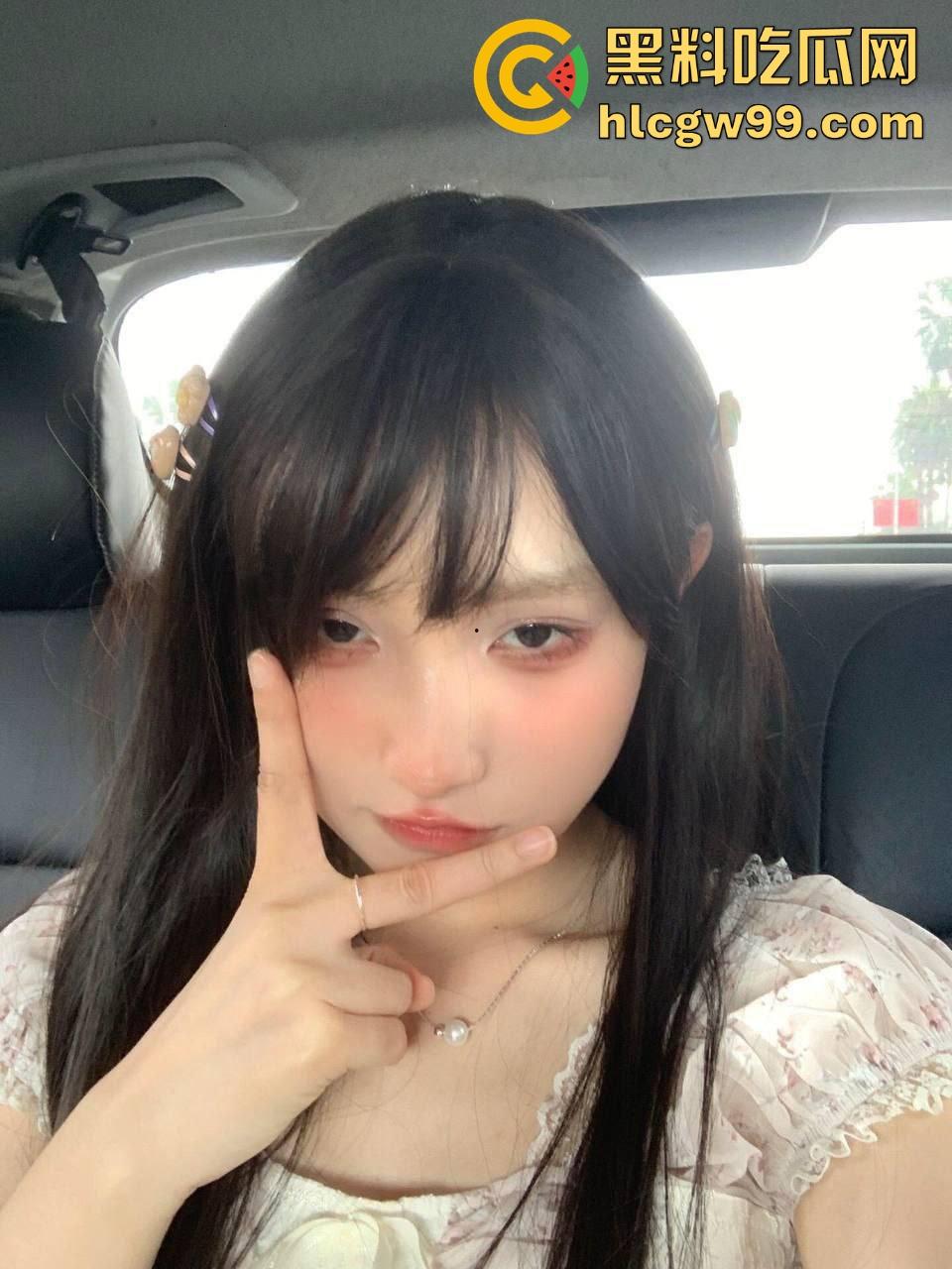 江西短发萌妹【孙怡】私密照疯传,掰穴露骚逼给男友拍,学校学霸家里宝,清纯小处女实际逼都黑了!-5