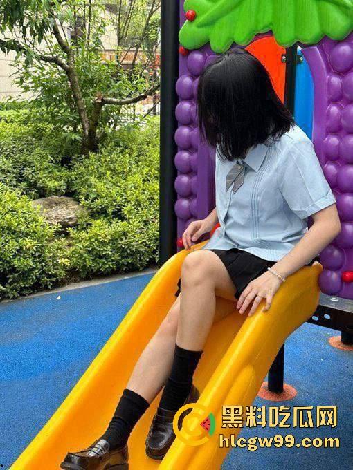 江西短发萌妹【孙怡】私密照疯传,掰穴露骚逼给男友拍,学校学霸家里宝,清纯小处女实际逼都黑了!-7