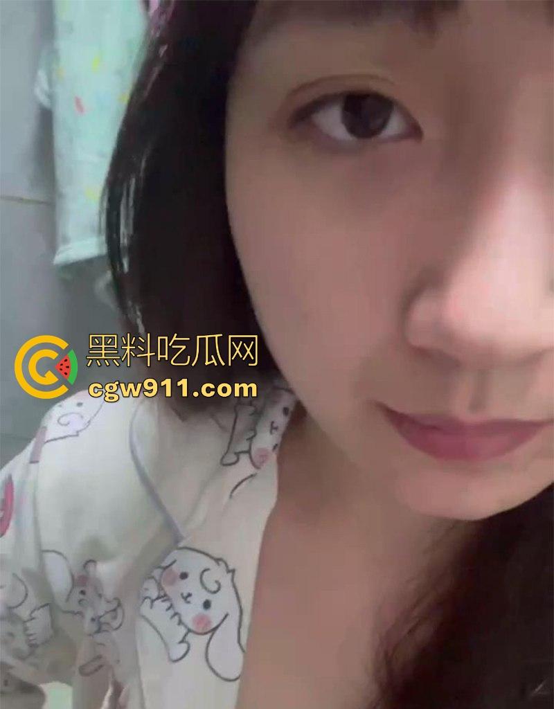 哈尔滨清纯反差人妻【廖文慧】绝色少妇浴室全裸玩露出,露脸揉奶抠穴自慰,淫浪骚劲十足,妥妥的反差人妻!-1