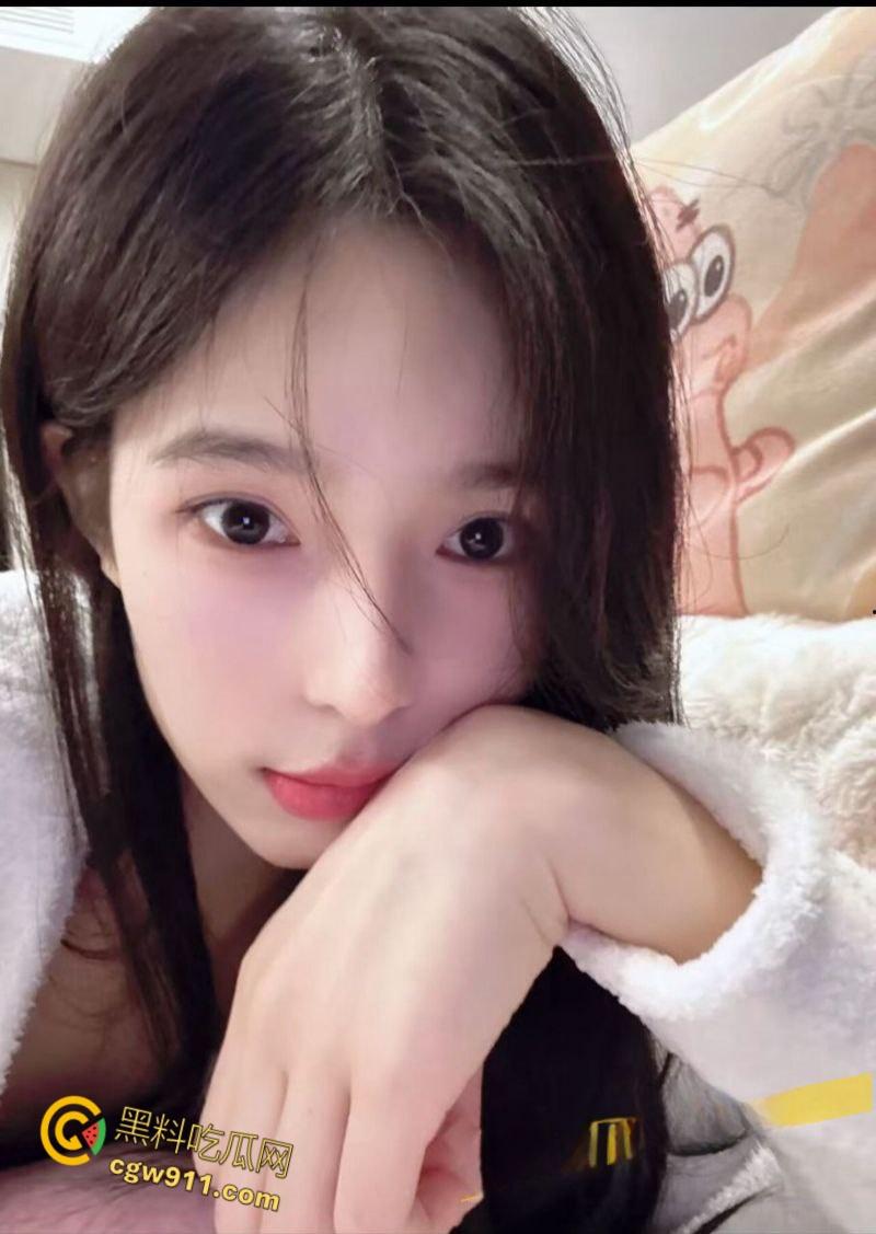 郑州科技学院音乐舞蹈系【冯佩霞】,背着男友私下约会金主,耀眼的女神竟是随意玩弄的泄欲工具!-2