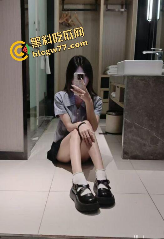 瓜友投稿翻约了排骨精妹子喝酒开房ONS,操了几炮腻歪到想跑路,内射还磨磨唧唧,劝兄弟们别碰!-1