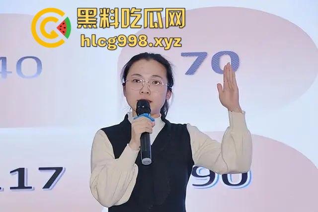 重庆女老师班级群内失控发飙!家长投诉引爆网络,背后竟是遭家长殴打的真相?-18