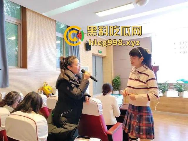 重庆女老师班级群内失控发飙!家长投诉引爆网络,背后竟是遭家长殴打的真相?-19