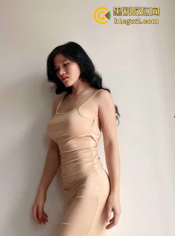 人妻【董佳音】老公不在家,soul上和网友裸聊视频曝光 ,假矜持后面骚到不行,尺度大到爆!-9