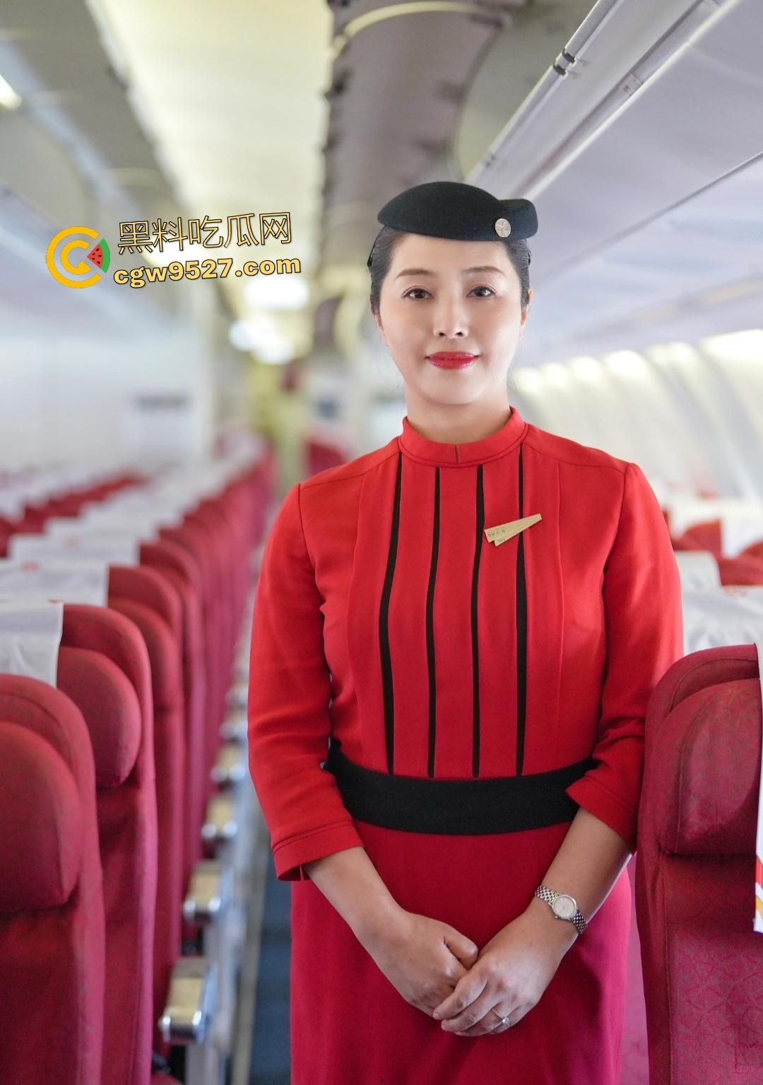 空姐小妈情趣内衣激战儿子,战斗力暴增8000,69姿势直接高潮,估计绿奴老爸在另一边看监控撸管!-1