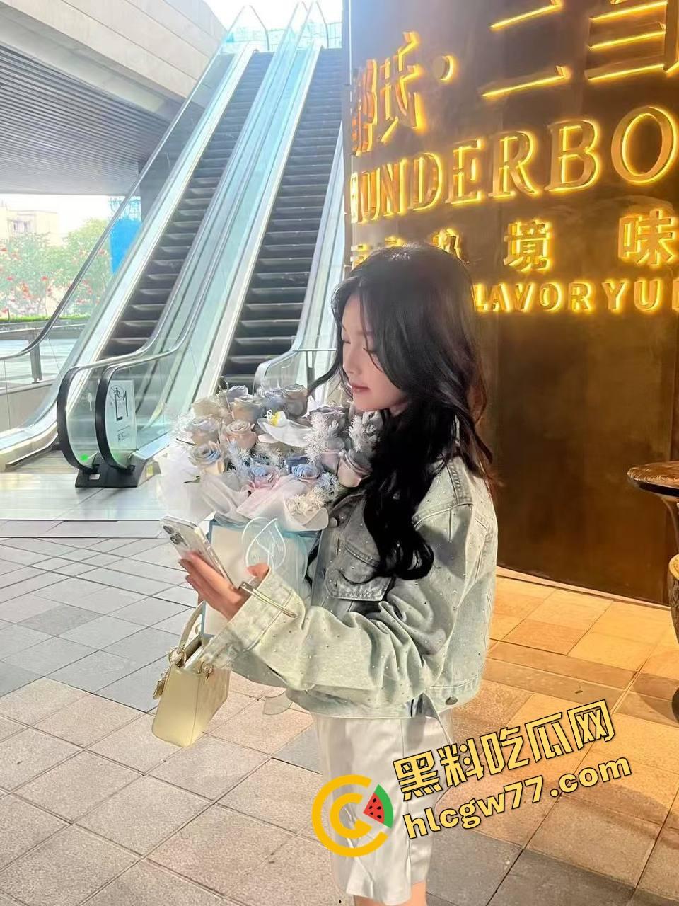 京城富哥G哥御姐嫩妹通杀调教,夜夜换女不重样,兄弟联动双人轮番喂鸡,豪宅开啪局征服全京骚逼!-2