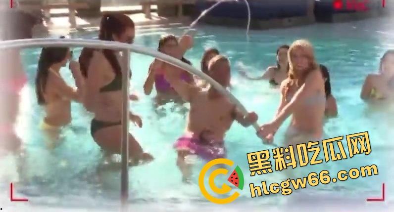 嘴上反美反得响,结果人在拉斯维加斯搂洋妞开泳池趴?司马南你这不是打自己脸,是把脸扇碎了!-10
