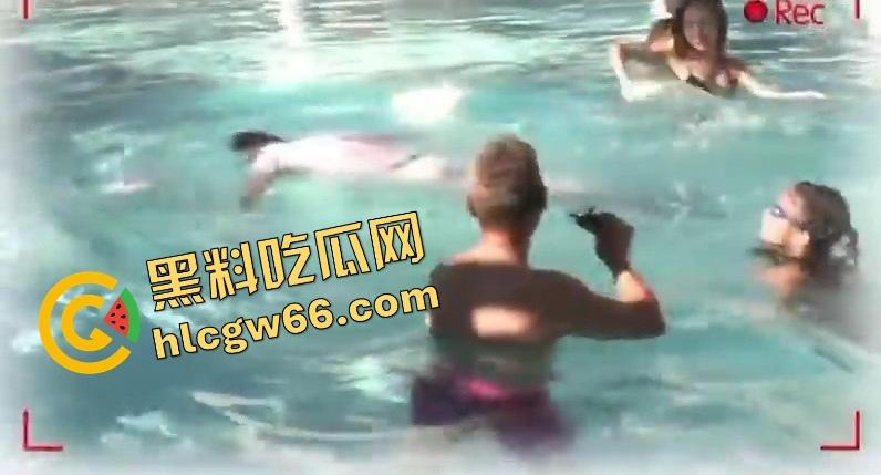 嘴上反美反得响,结果人在拉斯维加斯搂洋妞开泳池趴?司马南你这不是打自己脸,是把脸扇碎了!-12