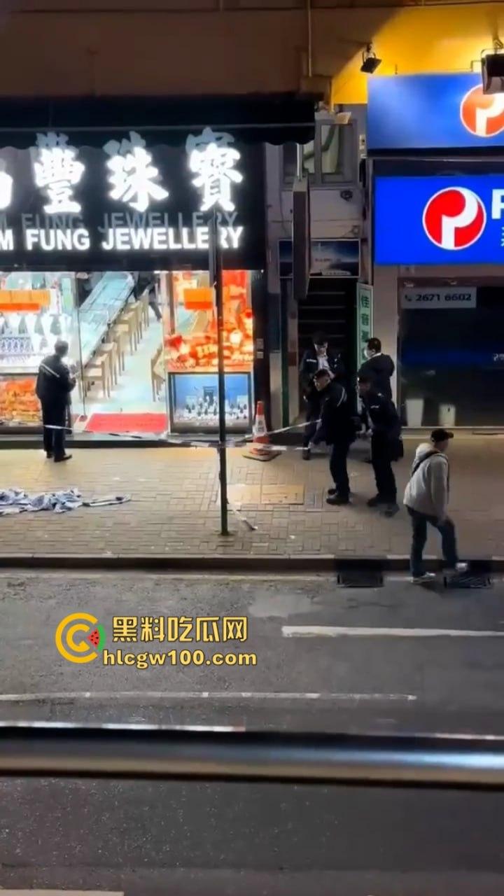 开宝马抢金铺?香港上水南丰珠宝 遭4名外籍蒙面歹徒洗劫 现场视频实拍曝光!-8