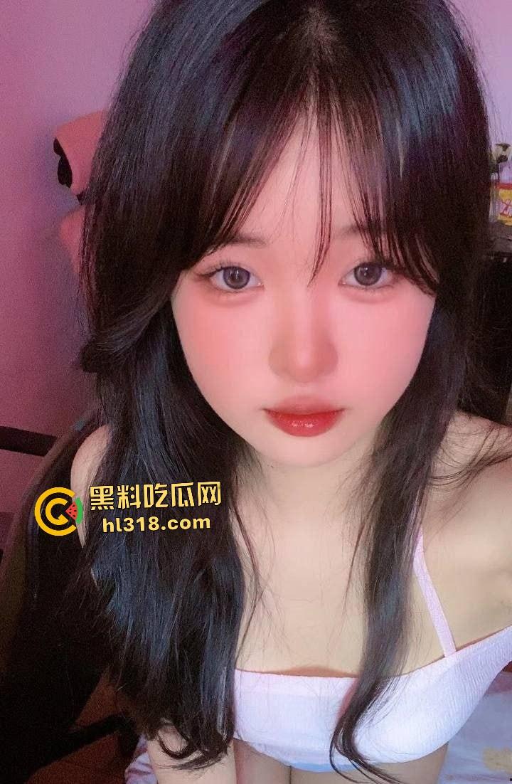 山西大学【王颖颖】激战男友!家中开逼挑逗开逼,穿黑丝吊带口交被鸡巴打脸,大学生玩得太野!-2