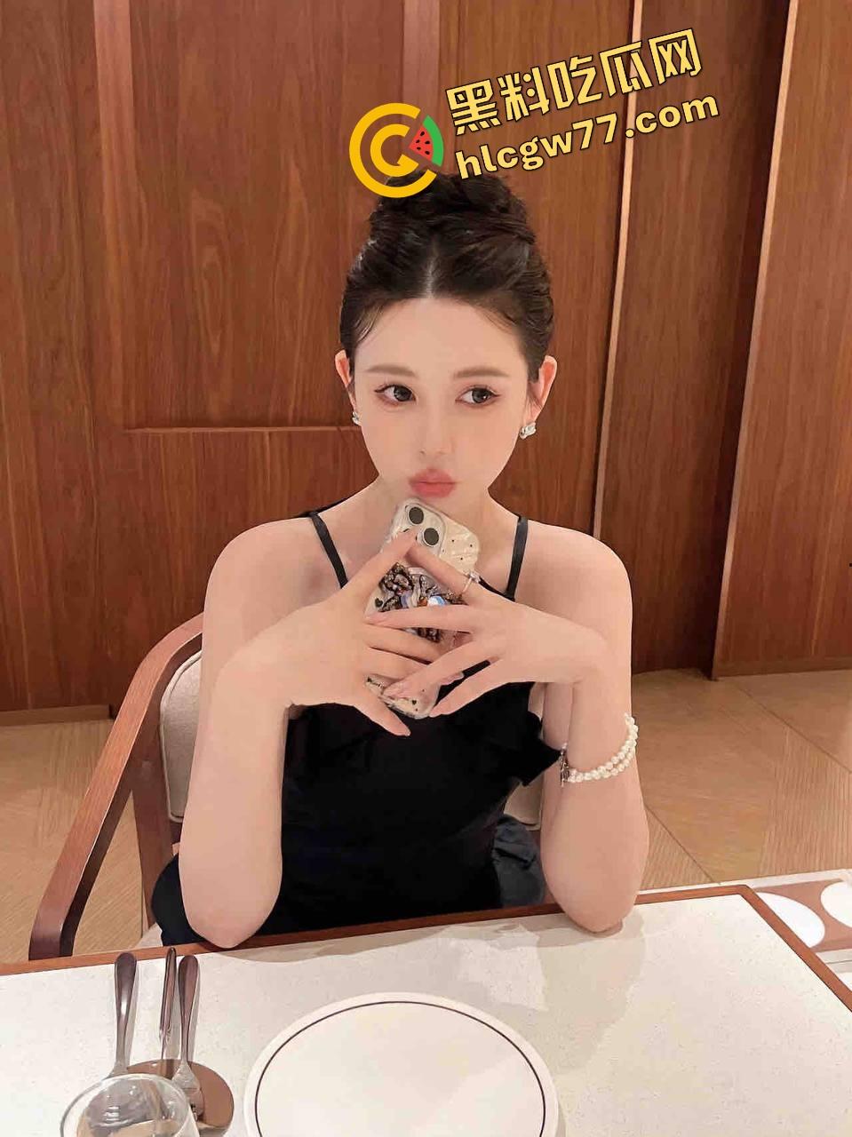 重庆大学极品『雪雪』被爆反差淫片,蜜桃臀浪叫被操,包养成狗太上头!-1