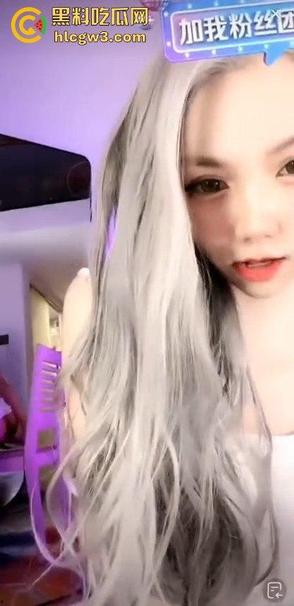 抖音网红【萝漫莉】直播福利版流出,假鸡吧自嗨狂摆,演得大哥们鸡巴硬到不行 独家爆料!-11