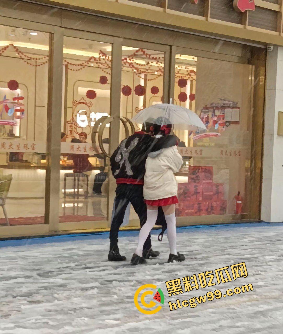 抖音黄毛精神小伙【蔡少】得吃小学未满18JK白丝妹,被女孩父亲撞见暴力殴打!原创独家曝光流出!-11