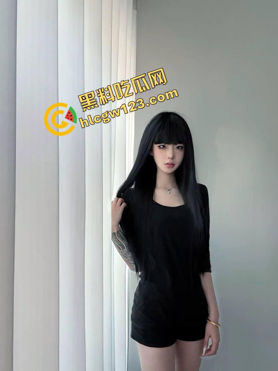 年少不知精子贵,浪逼当前他却性无能?嫩得滴水的鲍鱼只能被手抠,真是暴殄天物第一人!-4