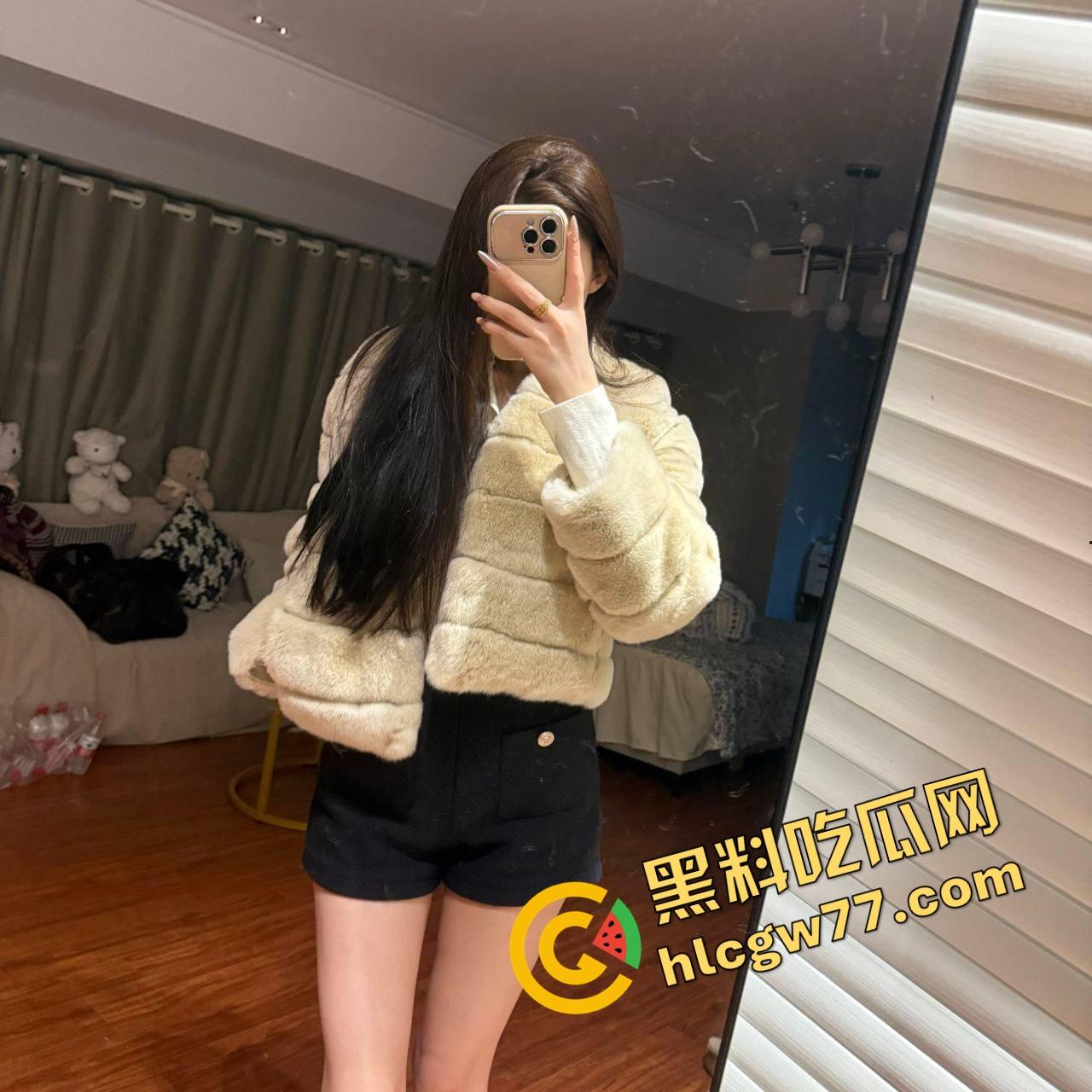 重庆御姐护士『图米海』被开盒,穿情趣抠逼拍片流出,腿长屁股翘骚话说得贼带劲,这女的男人全看哭了!-4