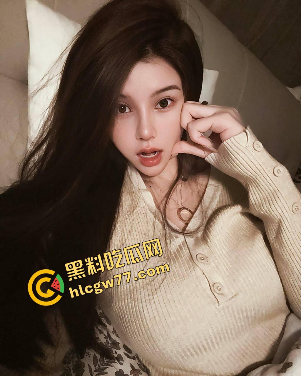 重庆御姐护士『图米海』被开盒,穿情趣抠逼拍片流出,腿长屁股翘骚话说得贼带劲,这女的男人全看哭了!-6