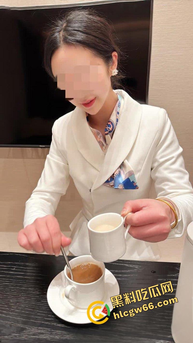 海角乱伦猛神女神节接亲姐下班爆菊狂射,御姐正装掩不住骚魂,嫩后庭喷水操成母狗样!-6