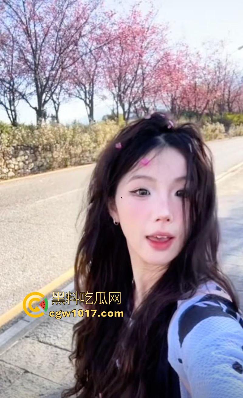 抖音热瓜骑行圈白兰鸽事件大曝光!纯欲女骑士傍富二代【木头叔叔】深夜酒店猛舔大屌,一晚十次打底,插完就甩!-10