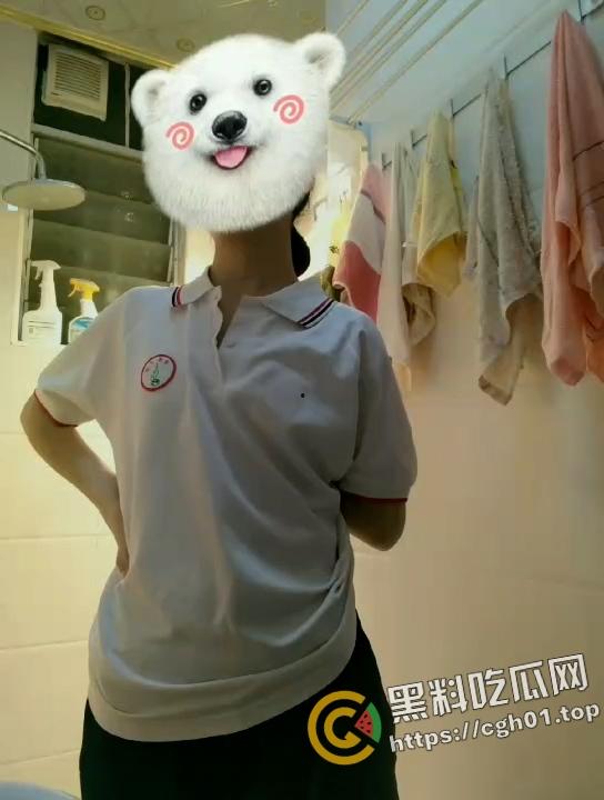 衡水中学妹子洗澡自拍 发给男同学满足变态羞耻心 高考前帮同学舒缓压力是吧-2