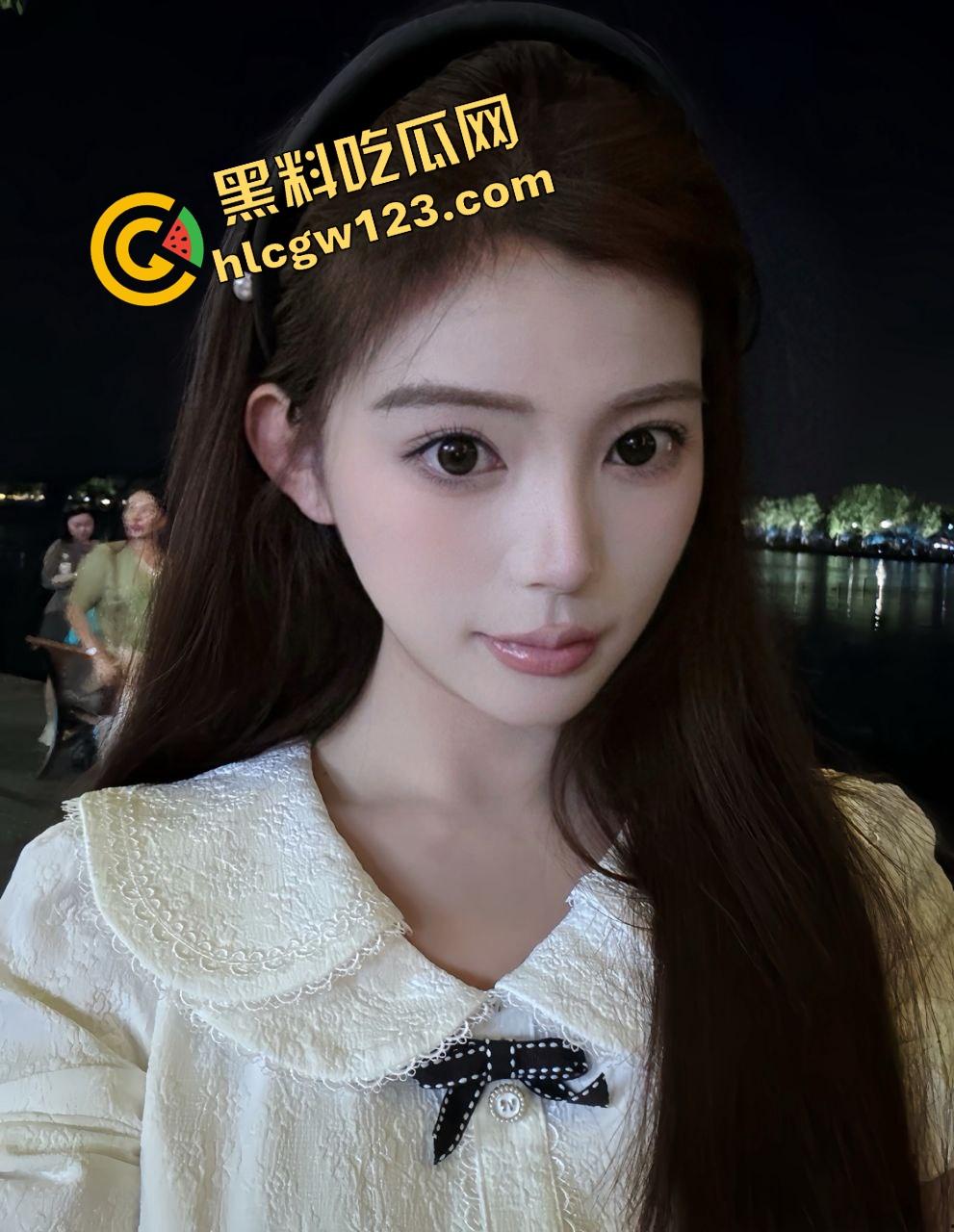 天津最野绿帽哥开放婚姻组团放妻,母狗团户外露出轮干单男,共享老婆新玩法?-2