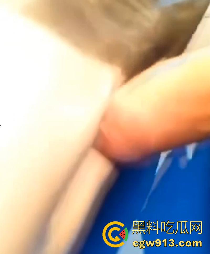 竟然有人草海豚？变态网上分享经历，饲养员竟偷偷性侵母海豚，原来海豚的小穴竟然这么嫩？-8