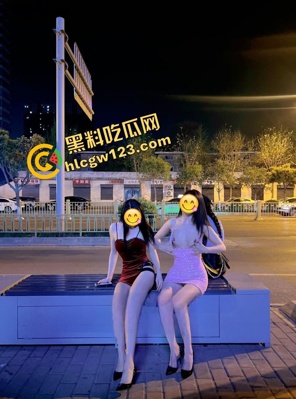 天津最野绿帽哥开放婚姻组团放妻,母狗团户外露出轮干单男,共享老婆新玩法?-11