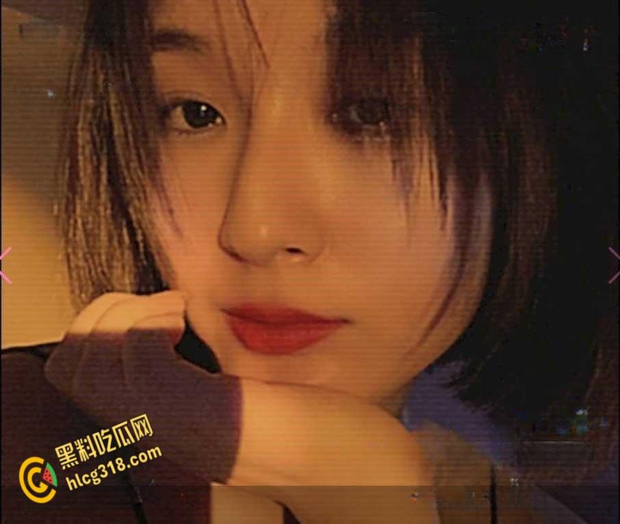 清纯女大学生主动提出约炮,穿着开档黑丝等着被操,拉丝眼神一看就是欠调教的母狗!-2