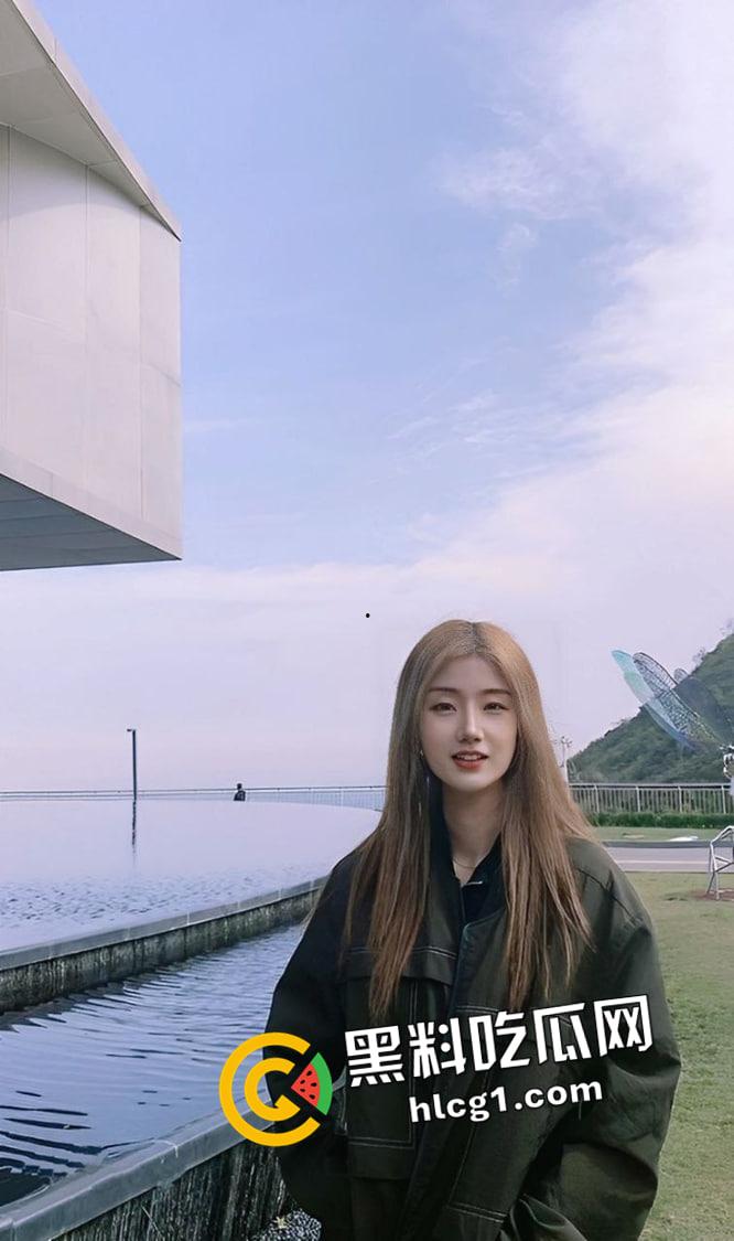 北京音乐学院冷艳学姐开淫趴 学长学弟3p 黑丝长腿学姐的双穴全部塞满-1