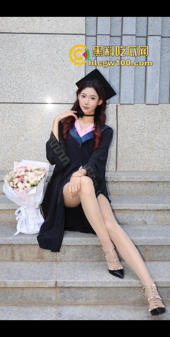 广州大学新闻与传播学院极品校花,渣男曝光超美粉鲍顶级肥臀,堪称天生性交名器,颜值身材全拉满!-4