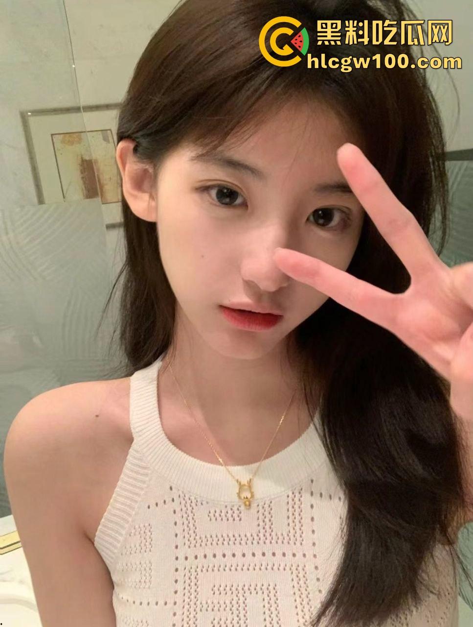 广州驾校惊现变态教练,潜规则精神小妹学员,驾校户外裸奔调教玩黑木耳抽烟吞吐,不骚不给过科目二!-6