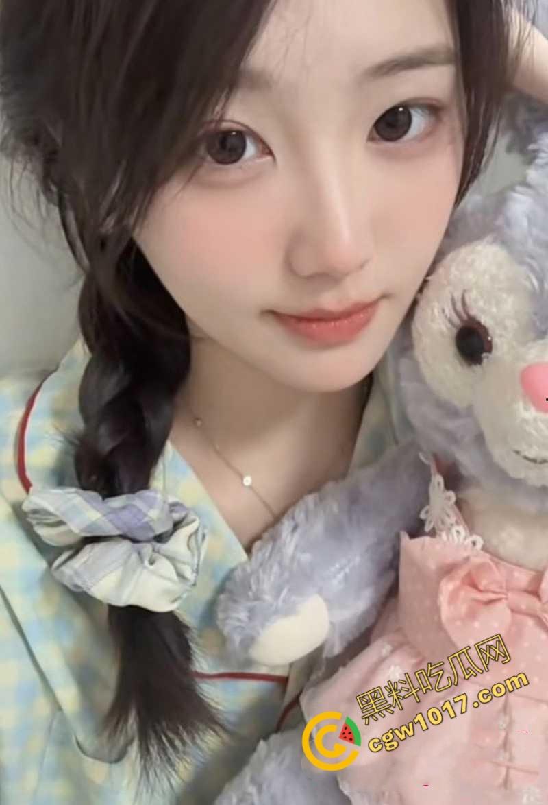 青岛风骚女护士【李沐皎】惊艳床技曝光:翘臀魅惑,无套狂欢,跳蛋激荡,深喉吞吐如母狗般饥渴-3