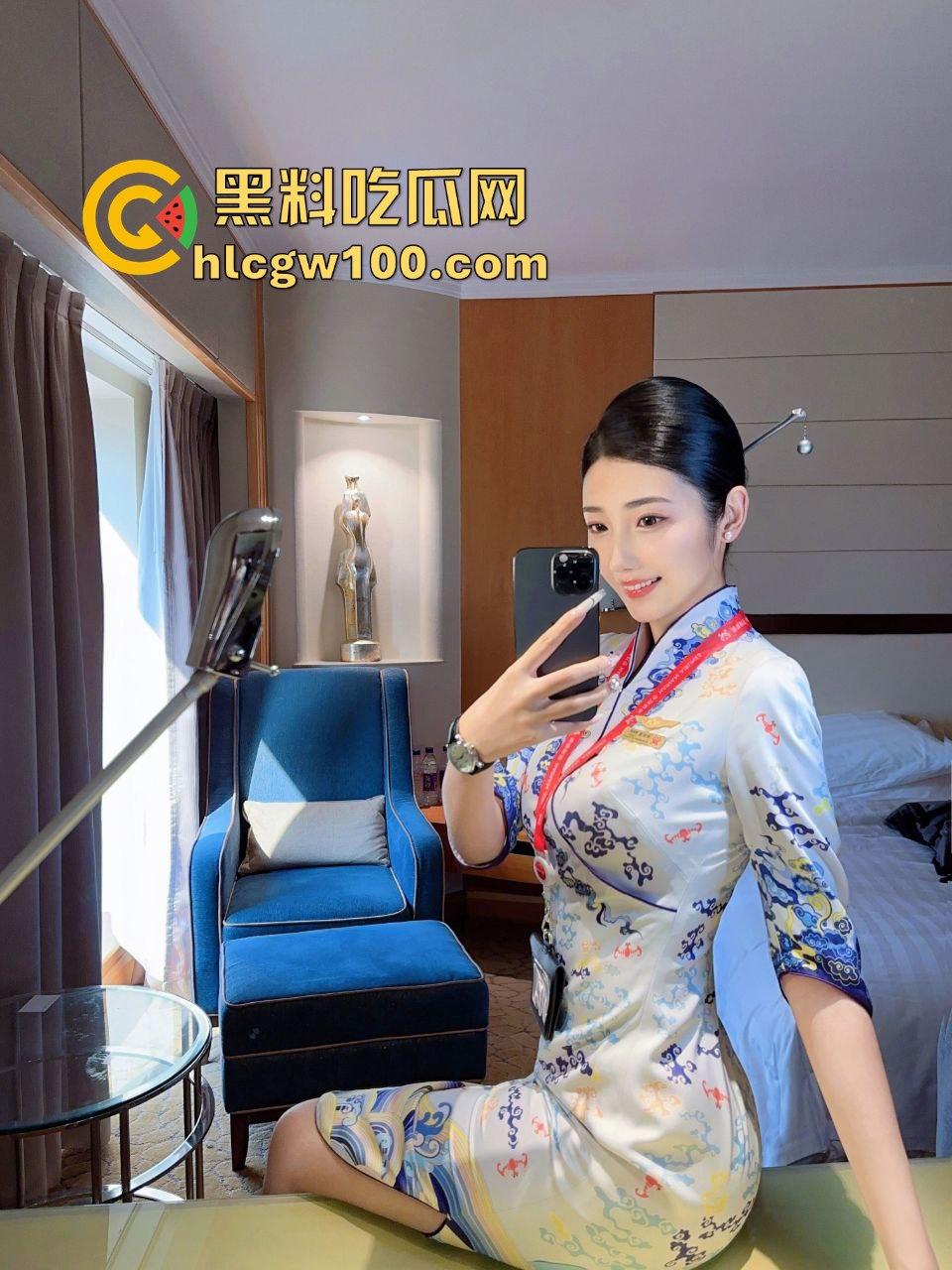 上海恋足癖老哥包养空姐只为玩脚,骚气空姐美脚喂蛋糕,老哥不日逼只玩脚,难言之瘾让人看傻!-6