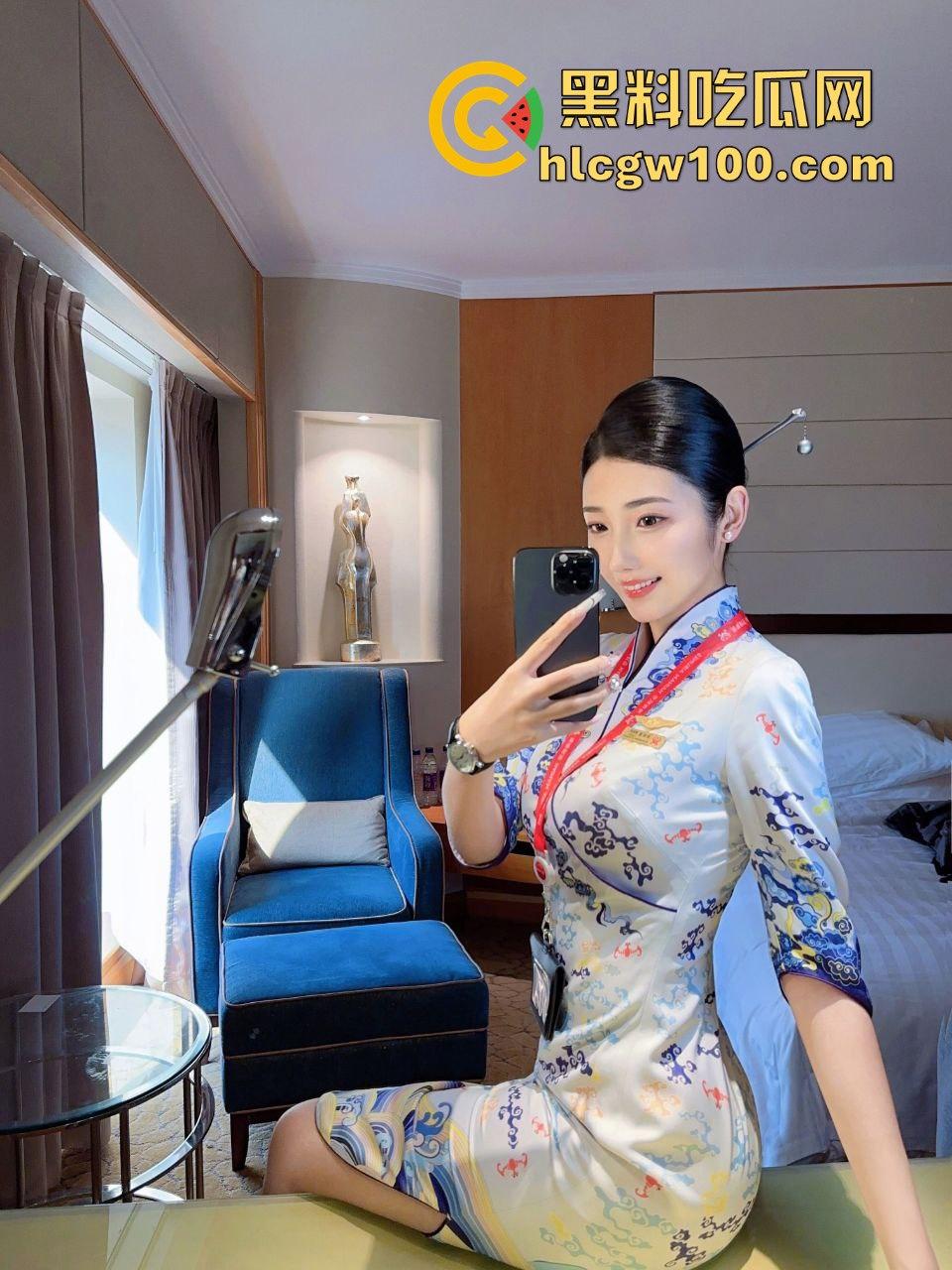 上海恋足癖老哥包养空姐只为玩脚,骚气空姐美脚喂蛋糕,老哥不日逼只玩脚,难言之瘾让人看傻!-10