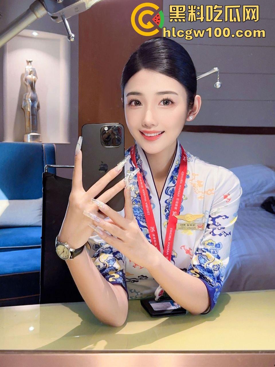 上海恋足癖老哥包养空姐只为玩脚,骚气空姐美脚喂蛋糕,老哥不日逼只玩脚,难言之瘾让人看傻!-11