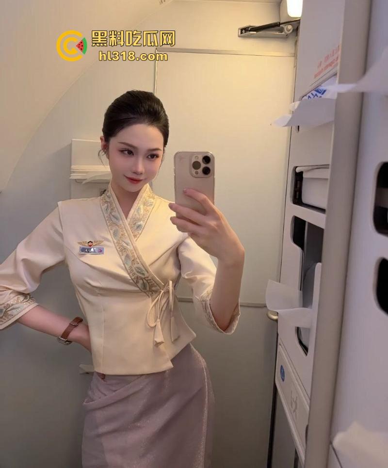 四川航空99年空姐【张美丽】气质空姐化身淫乱骚逼，欲望爆棚四处寻欢求操，骚到骨子里！-5
