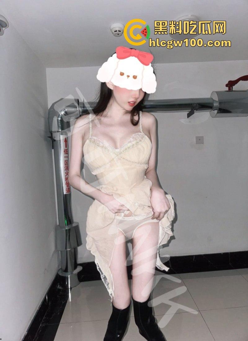 高颜值女大学生【牛奶可可】 外表斯文乖巧JK妹私底下却是骚浪母狗约炮 各种户外露出视频被曝光-9