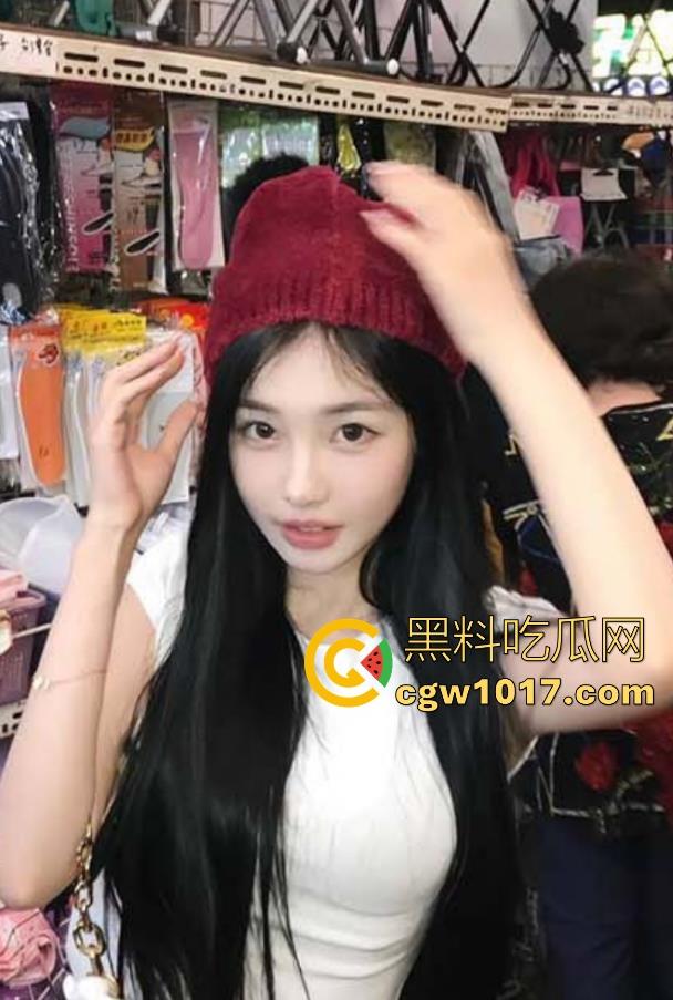 客厅大战骚逼姐姐,从抗拒到服从,虽然嘴上说着不要身体确很诚实,淫水早已泛滥,无套内射狠狠满足!-2