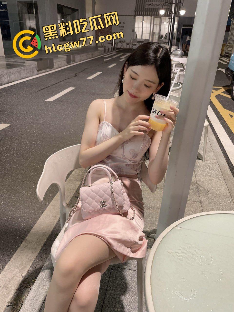 厦门航空空姐【宁夏】私拍流出，深喉口交爽炸，后入啪啪奶子狂甩，高潮内射射到腿软！-3