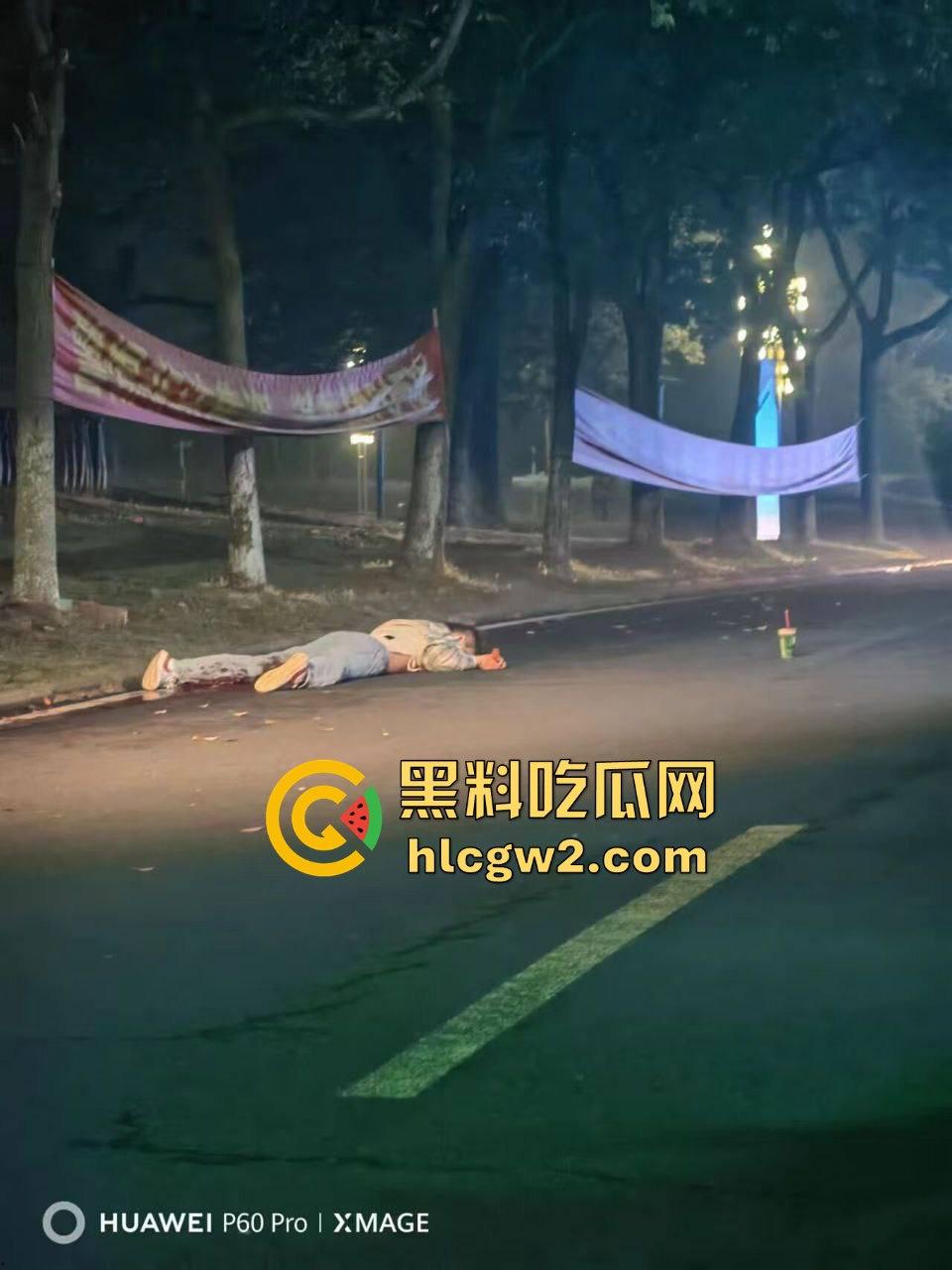 毕业证拿不到,实习费嫌少?21岁小伙持刀回母校发疯,无锡宜兴工艺学院8死17伤,一路无差别捅女生!-47