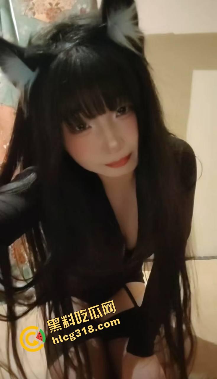 被当人肉飞机杯内射,骚穴一插到底,装不下精子都还要继续被干,真他妈太涩太带劲!-6