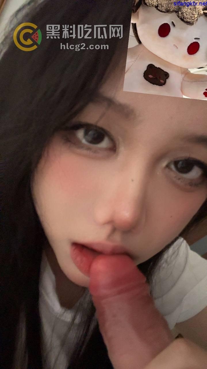 推特巨乳「chiIin-77」大曝光：88元见证“美胸”自慰大秀！-5